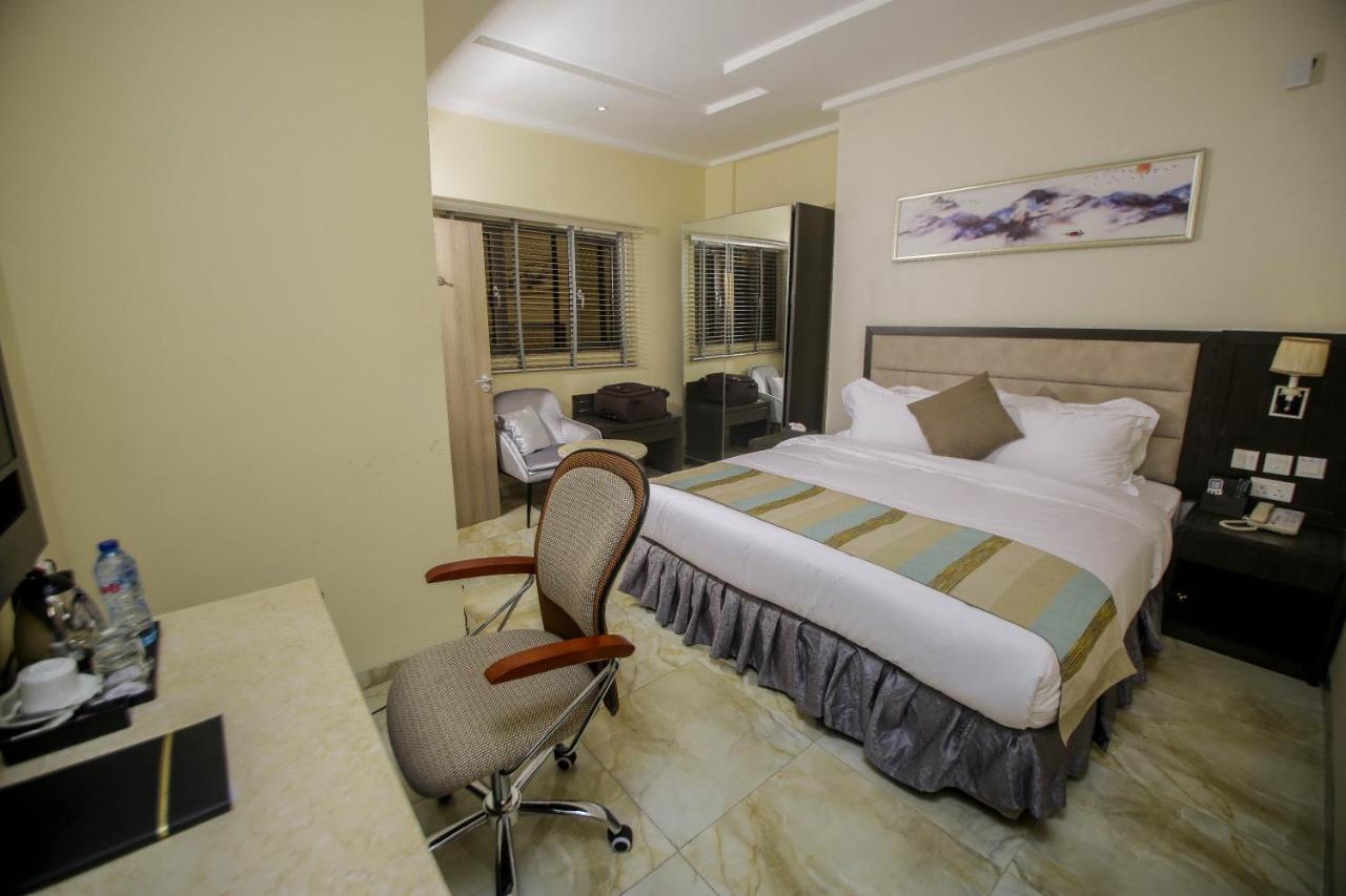 Perfecto La Villa Hotel And Suites Lagos Dış mekan fotoğraf