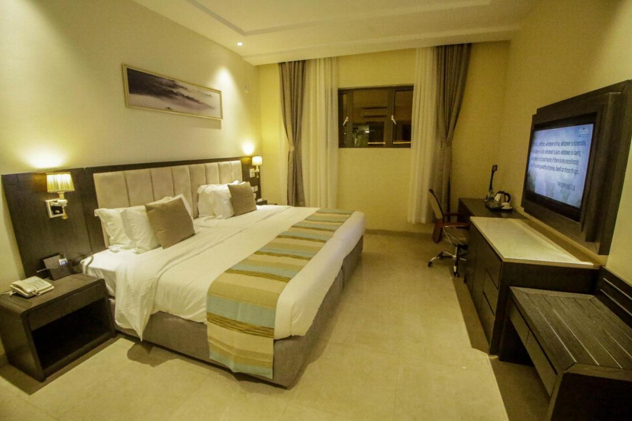 Perfecto La Villa Hotel And Suites Lagos Dış mekan fotoğraf